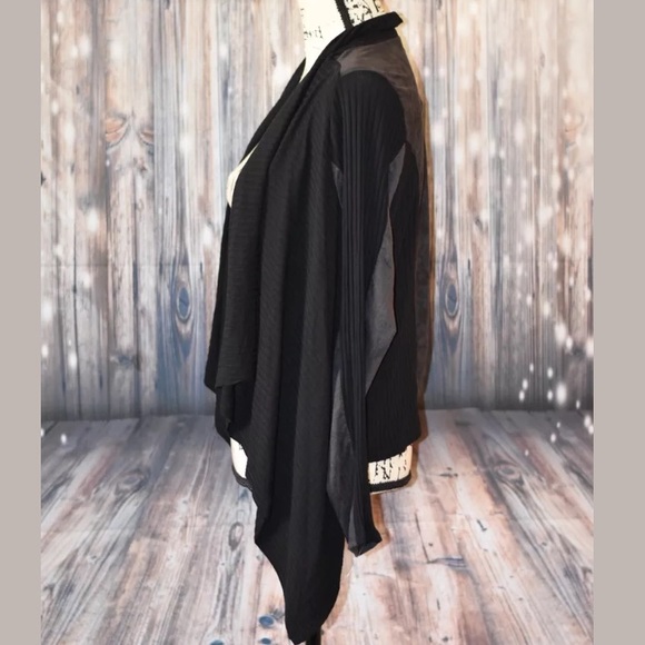 Francesca’s black open front mixed media cardigan - Picture 4 of 9